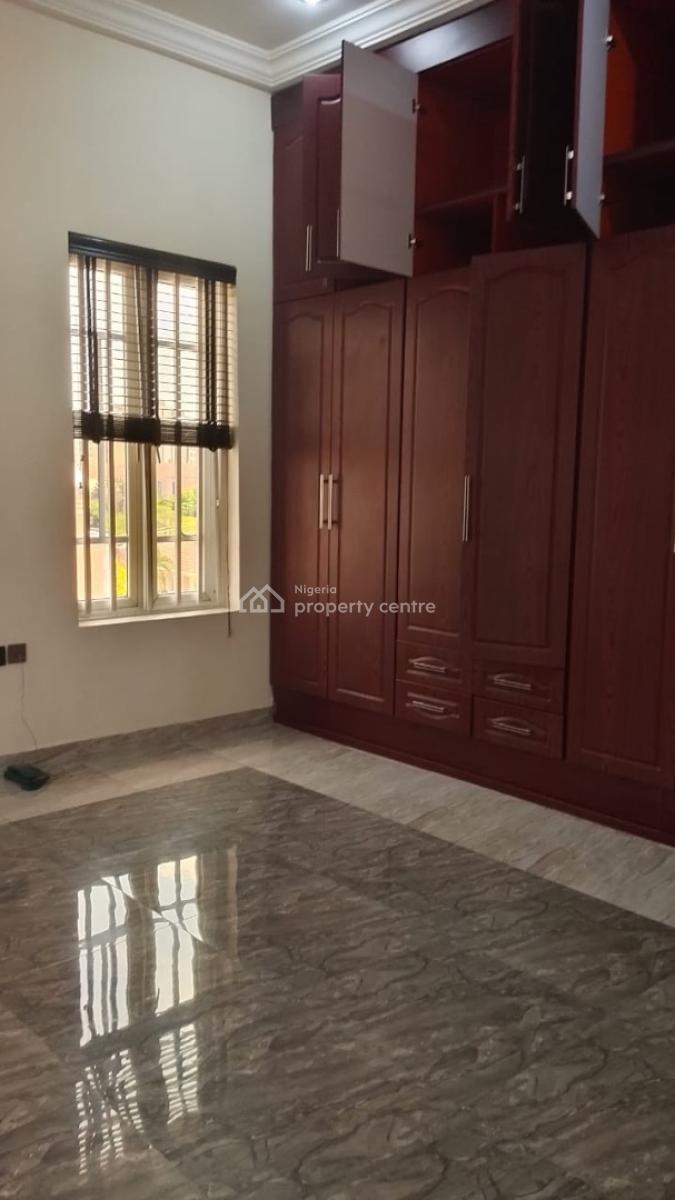 Well Kept 3 Bedroom Apartment with Bq, Swimming Pool and Gym, Ikoyi, Lagos, Flat / Apartment for Rent