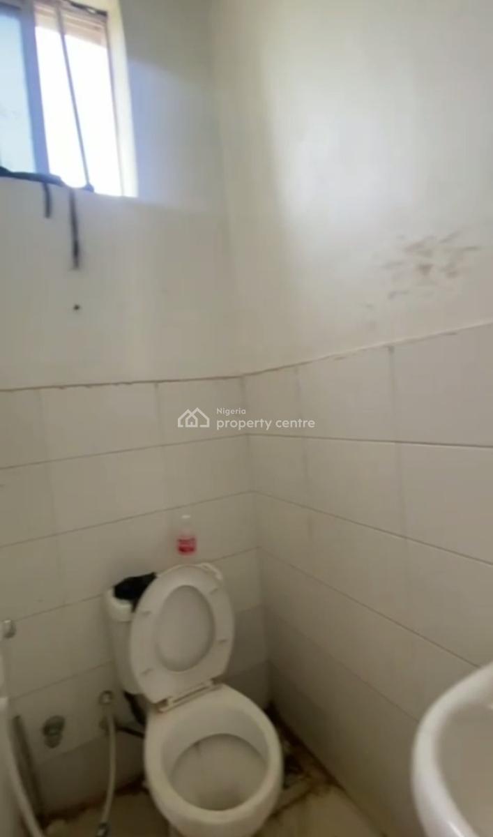 Spacious Standard Decent Shop Space, Gwarinpa, Abuja, Plaza / Complex / Mall for Rent