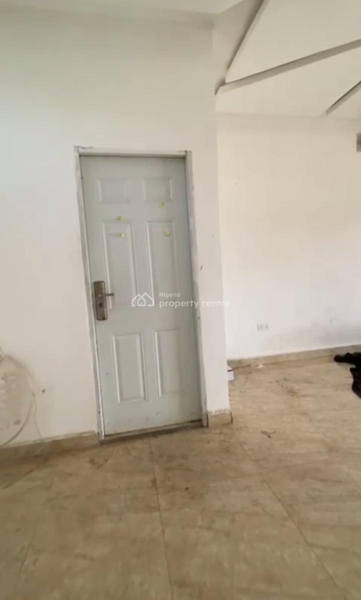 Spacious Standard Decent Shop Space, Gwarinpa, Abuja, Plaza / Complex / Mall for Rent