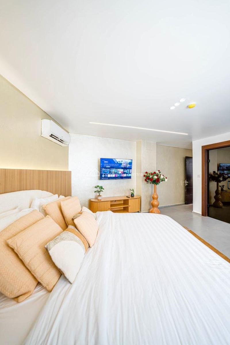 Luxury 1-bedroom Waterfront Apartment, Old Ikoyi, Ikoyi, Lagos, Flat / Apartment Short Let