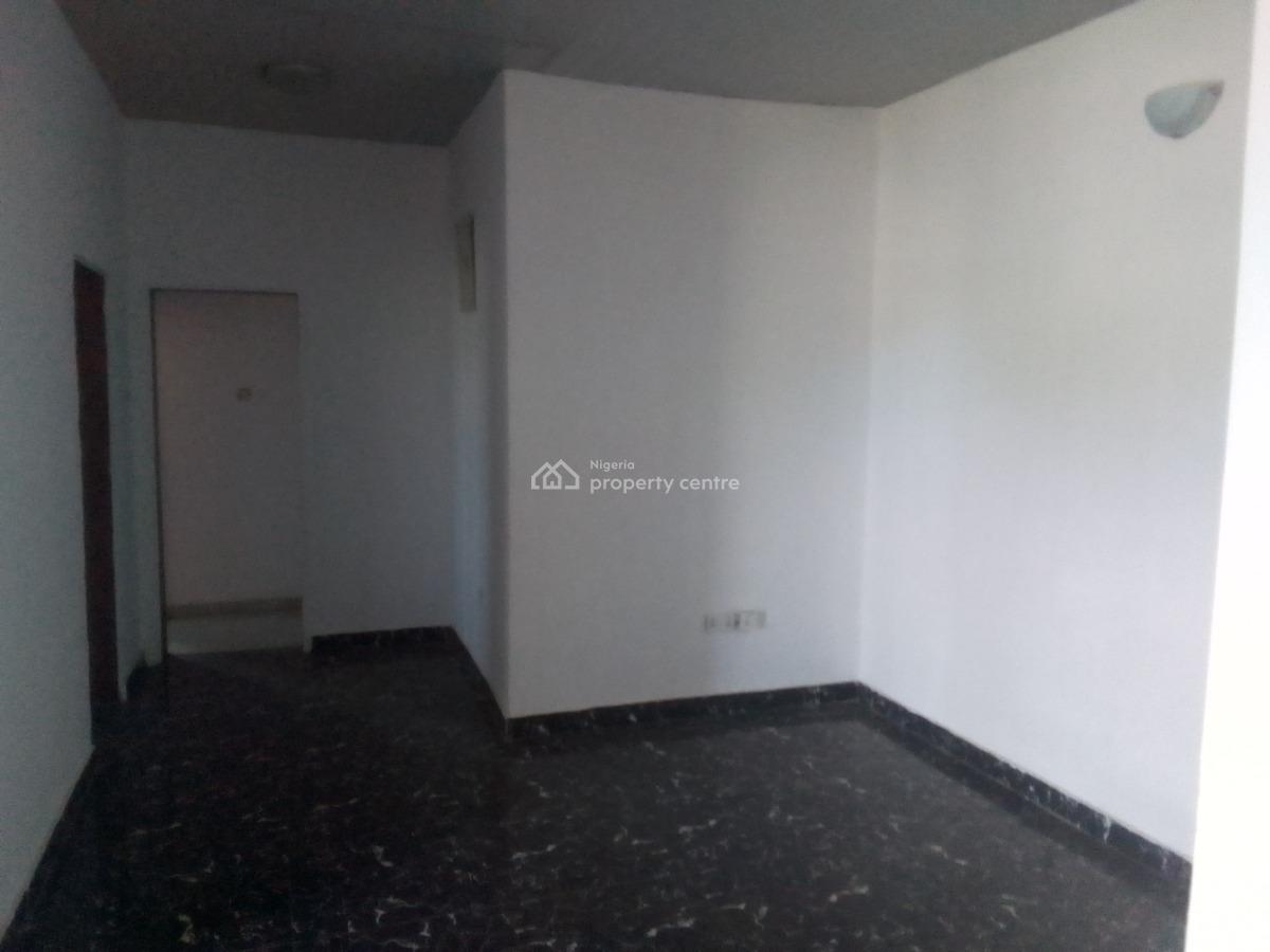 Spacious Luxury 2 Bedroom Flat with Excellent Features, Chinese Estate Road, Ogombo, Ajah, Lagos, Flat / Apartment for Rent