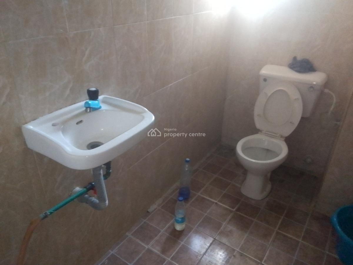 Spacious Luxury 2 Bedroom Flat with Excellent Features, Chinese Estate Road, Ogombo, Ajah, Lagos, Flat / Apartment for Rent