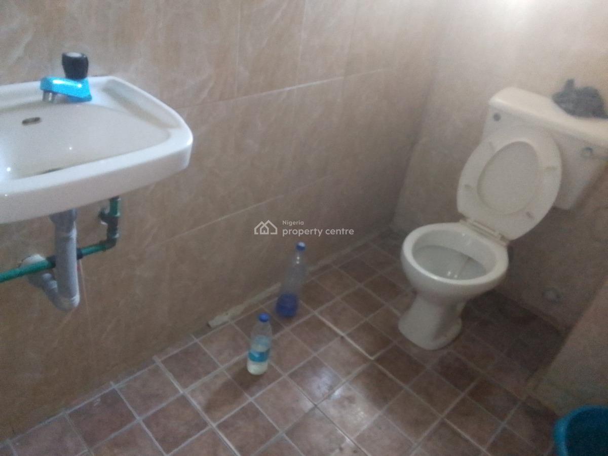 Spacious Luxury 2 Bedroom Flat with Excellent Features, Chinese Estate Road, Ogombo, Ajah, Lagos, Flat / Apartment for Rent