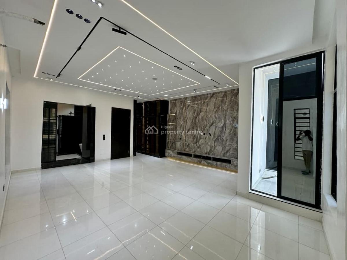 Brief:  luxury 5-bedroom Detached Home with Bq & Pool, Lekki Expressway, Lekki, Lagos, Detached Duplex for Sale