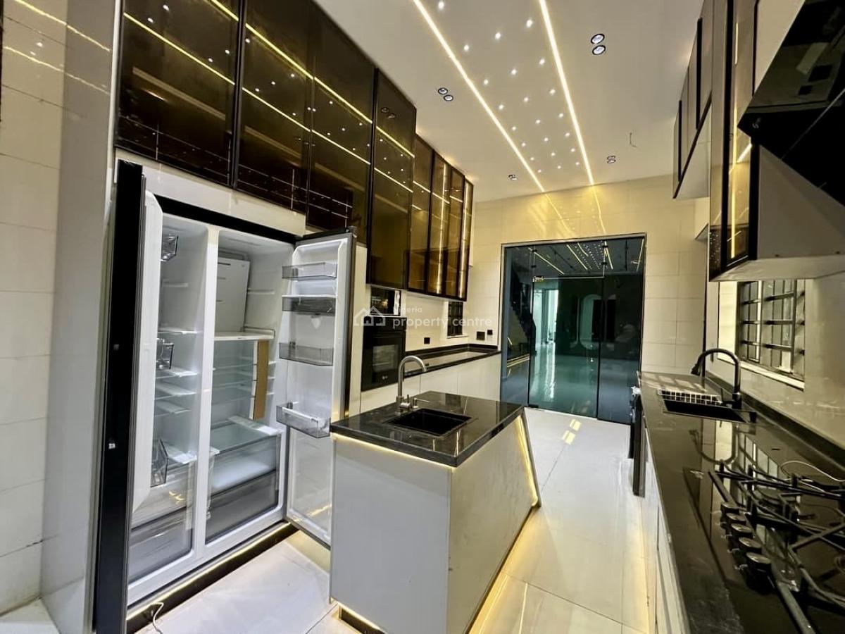 Brief:  luxury 5-bedroom Detached Home with Bq & Pool, Lekki Expressway, Lekki, Lagos, Detached Duplex for Sale