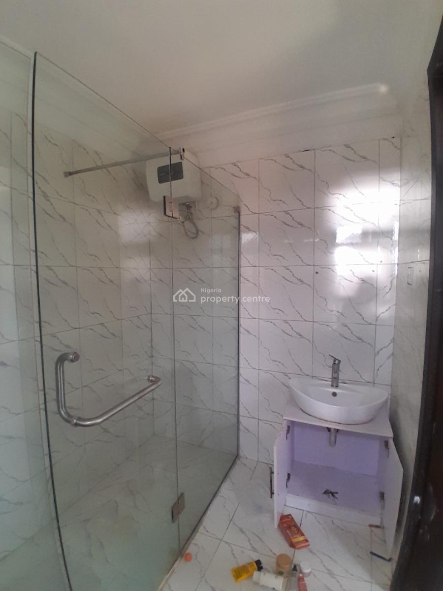 Two Bedrooms with Bq, Ayo Odobiyii Lekki Right, Lekki Phase 1, Lekki, Lagos, Flat / Apartment for Rent
