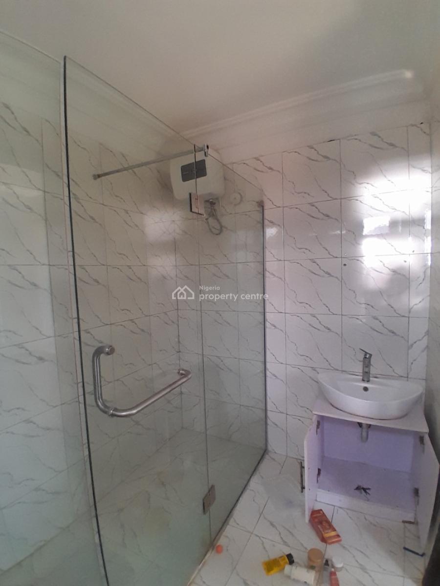 Two Bedrooms with Bq, Ayo Odobiyii Lekki Right, Lekki Phase 1, Lekki, Lagos, Flat / Apartment for Rent