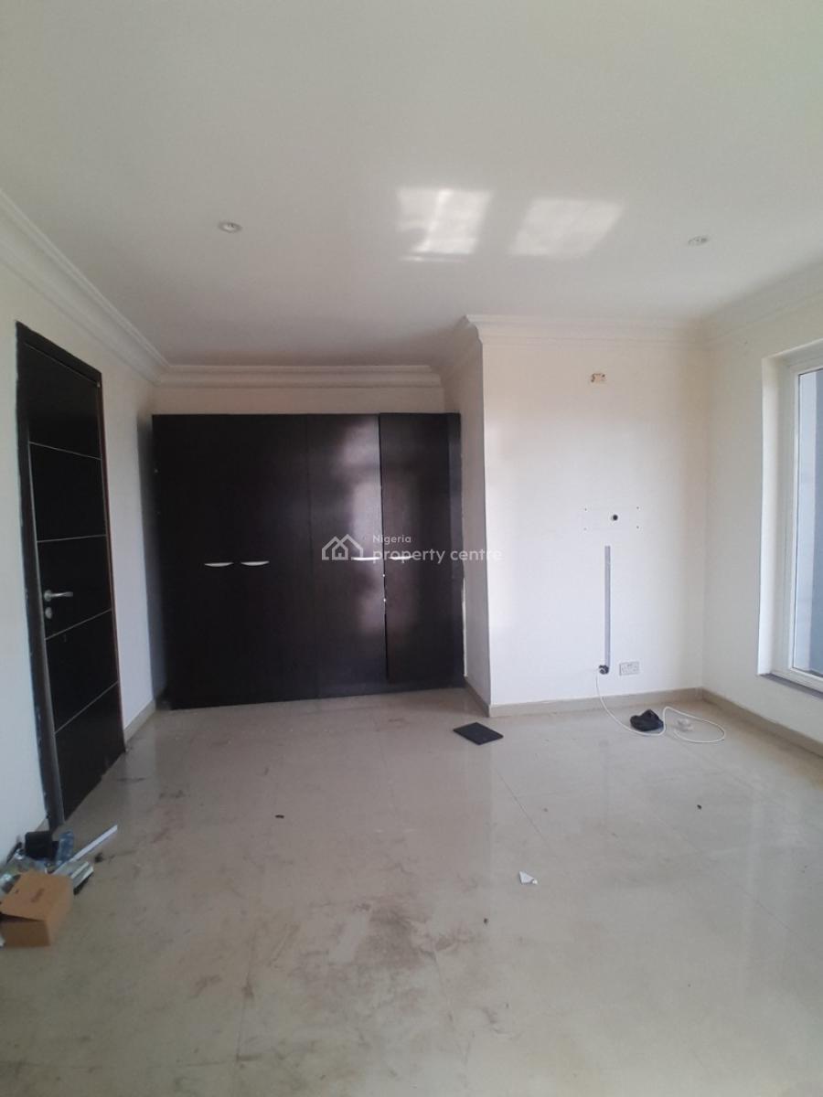 Two Bedrooms with Bq, Ayo Odobiyii Lekki Right, Lekki Phase 1, Lekki, Lagos, Flat / Apartment for Rent