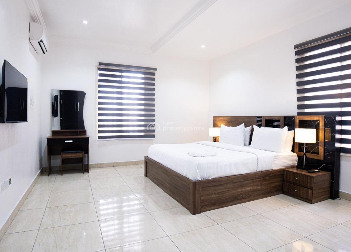 Luxury 3 Bedroom Apartment, Freedom Way, Lekki Phase 1, Lekki, Lagos, Flat / Apartment Short Let