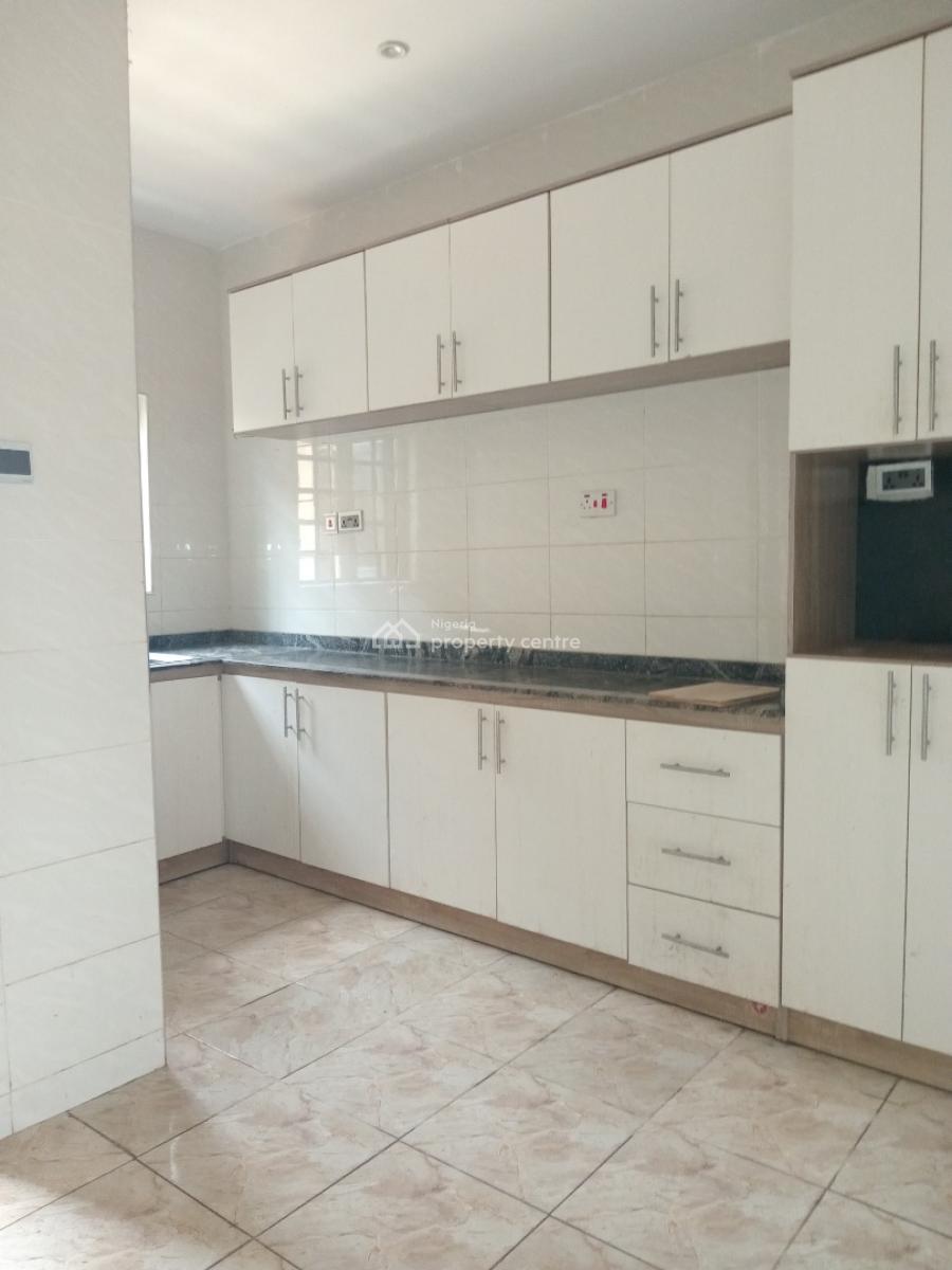 3bedroom Flat Upstairs, Sangotedo, Ajah, Lagos, Flat / Apartment for Rent