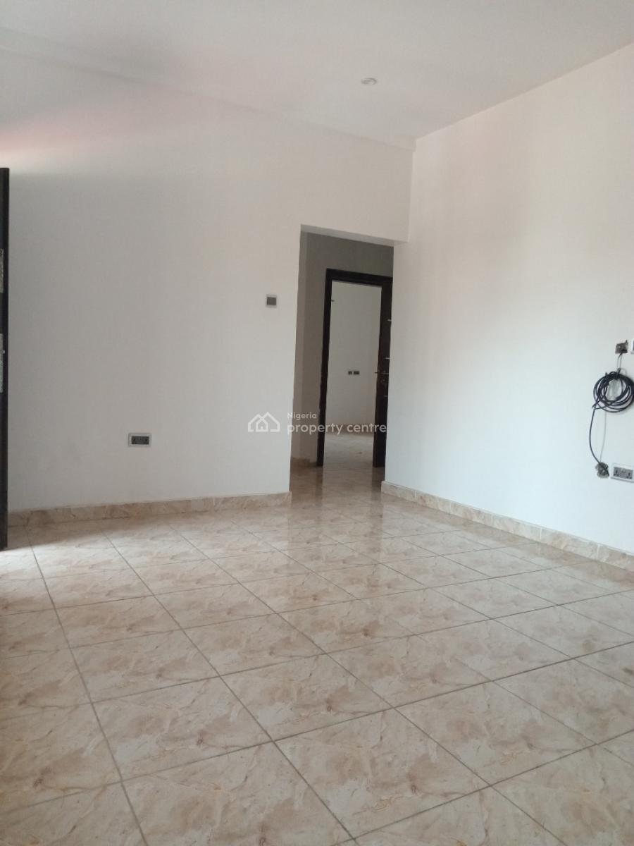 3bedroom Flat Upstairs, Sangotedo, Ajah, Lagos, Flat / Apartment for Rent