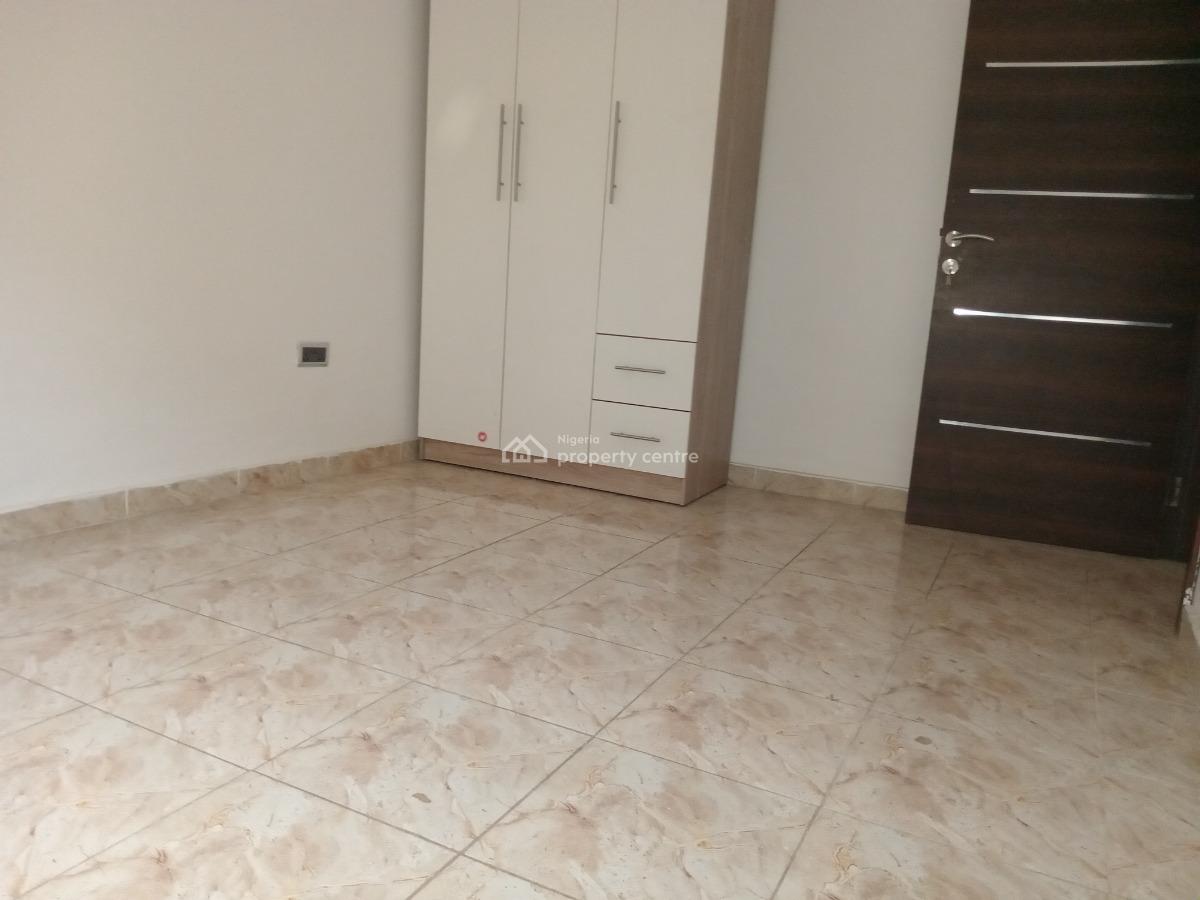 3bedroom Flat Upstairs, Sangotedo, Ajah, Lagos, Flat / Apartment for Rent