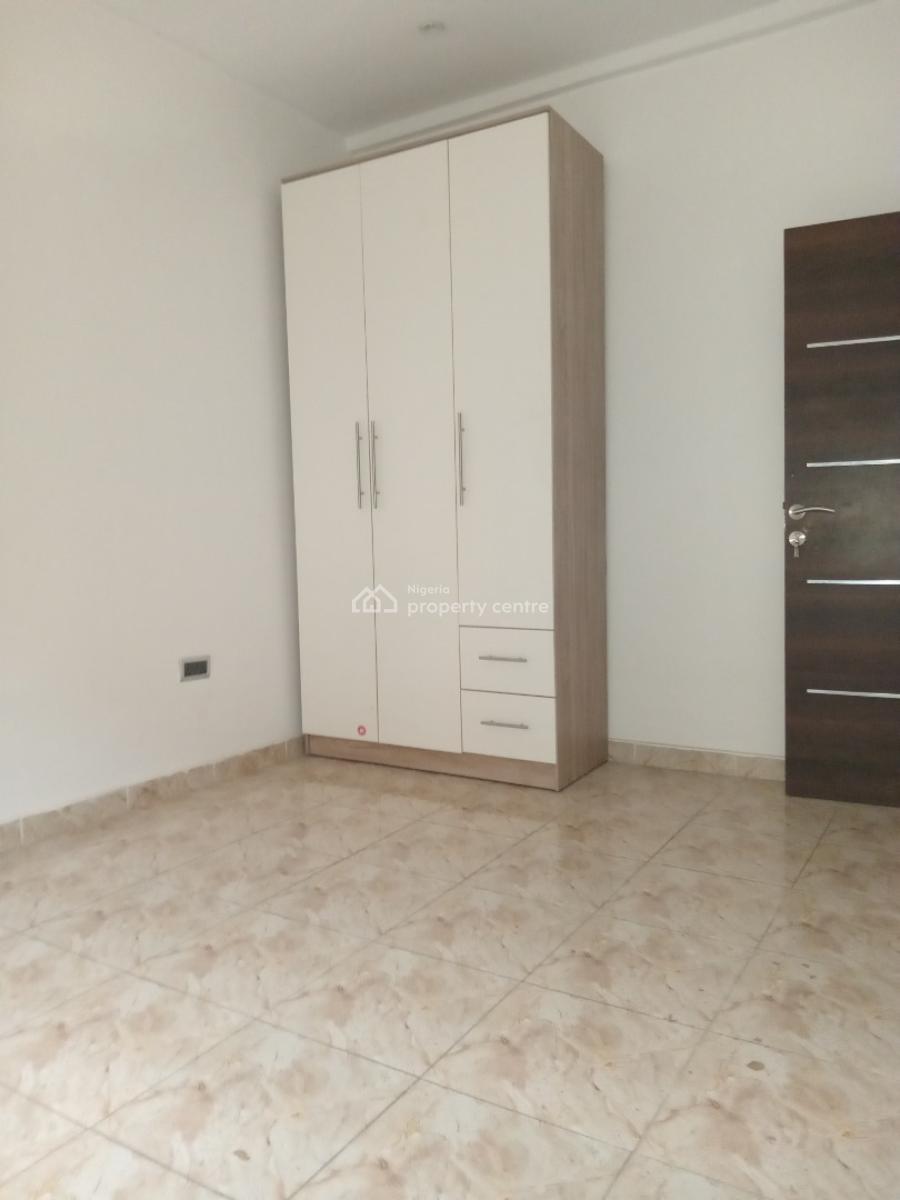 3bedroom Flat Upstairs, Sangotedo, Ajah, Lagos, Flat / Apartment for Rent