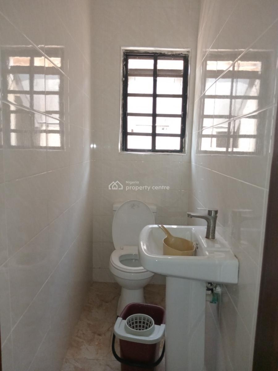 3bedroom Flat Upstairs, Sangotedo, Ajah, Lagos, Flat / Apartment for Rent