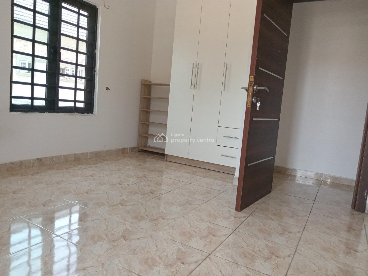 3bedroom Flat Upstairs, Sangotedo, Ajah, Lagos, Flat / Apartment for Rent