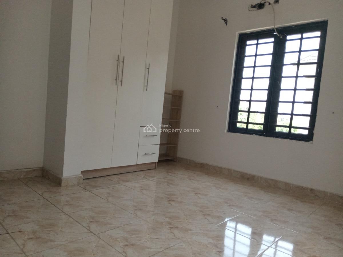 3bedroom Flat Upstairs, Sangotedo, Ajah, Lagos, Flat / Apartment for Rent