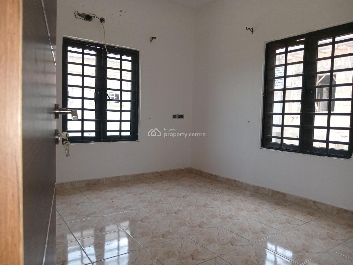 3bedroom Flat Upstairs, Sangotedo, Ajah, Lagos, Flat / Apartment for Rent
