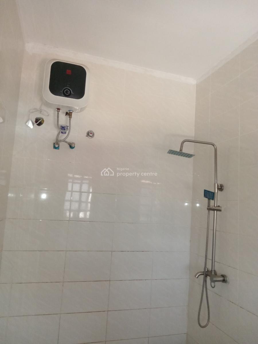 3bedroom Flat Upstairs, Sangotedo, Ajah, Lagos, Flat / Apartment for Rent