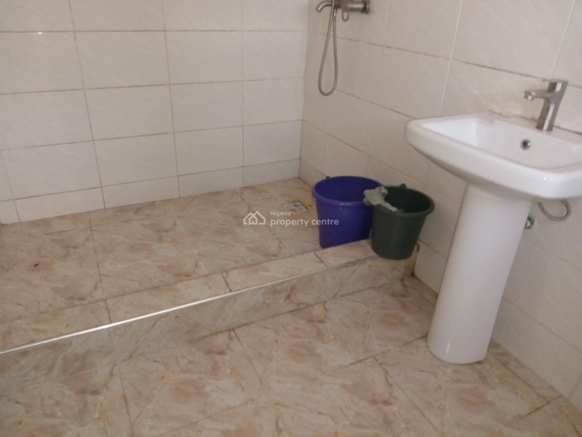 3bedroom Flat Upstairs, Sangotedo, Ajah, Lagos, Flat / Apartment for Rent