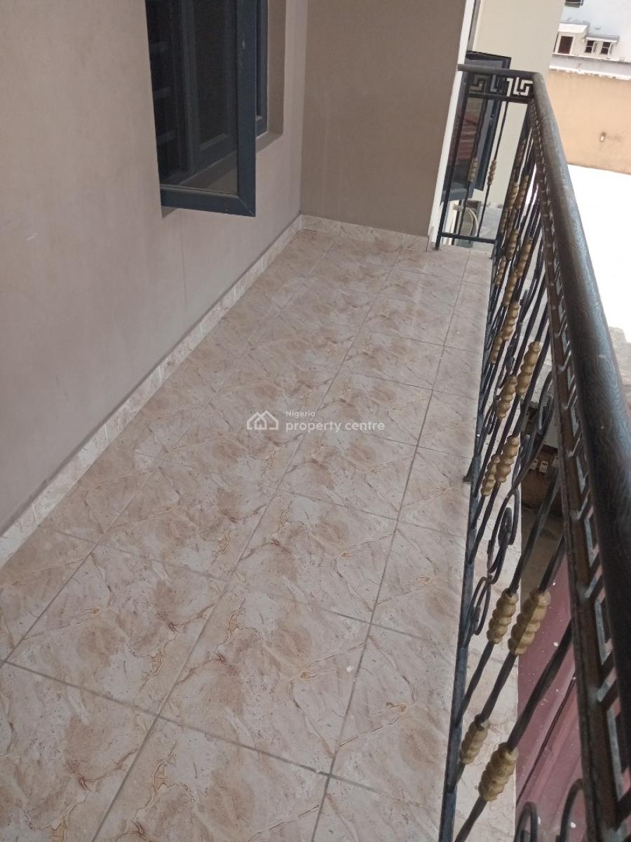 3bedroom Flat Upstairs, Sangotedo, Ajah, Lagos, Flat / Apartment for Rent