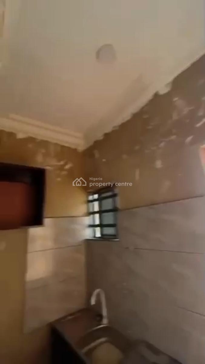 Room Self Contain Downstairs, Pedro Road, Shomolu, Lagos, Flat / Apartment for Rent