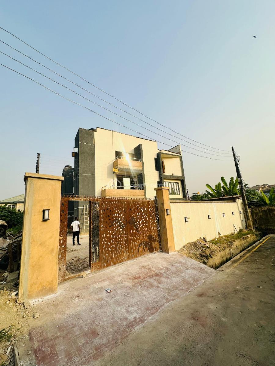 Eye Catchy 4 Bedroom Apartment, Gra Phase 2, Magodo, Lagos, Flat / Apartment for Sale