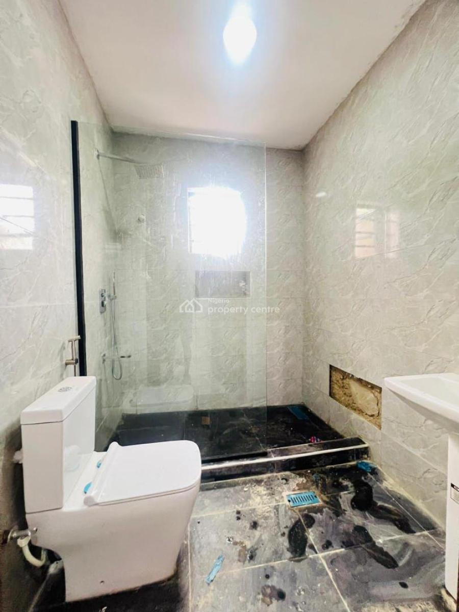 Eye Catchy 4 Bedroom Apartment, Gra Phase 2, Magodo, Lagos, Flat / Apartment for Sale