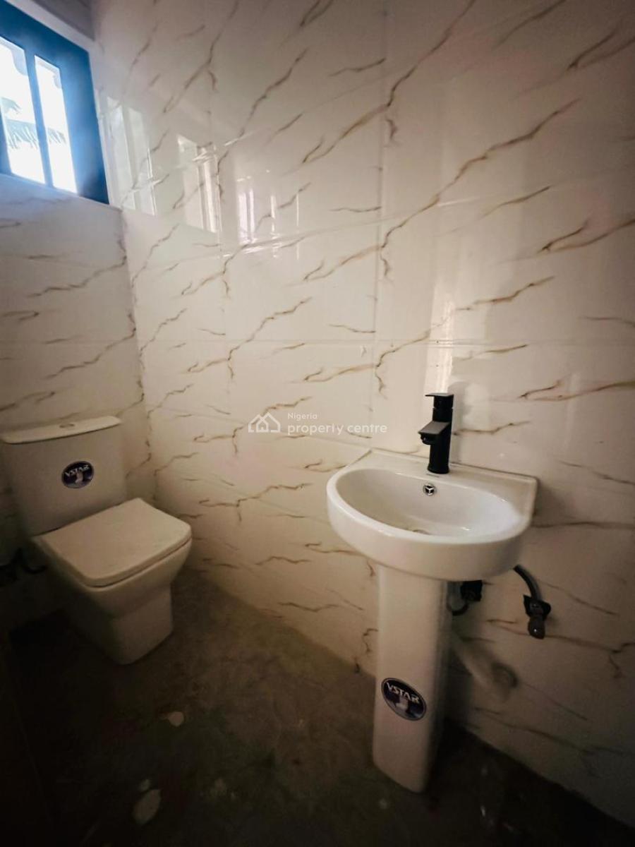 Eye Catchy 4 Bedroom Apartment, Gra Phase 2, Magodo, Lagos, Flat / Apartment for Sale