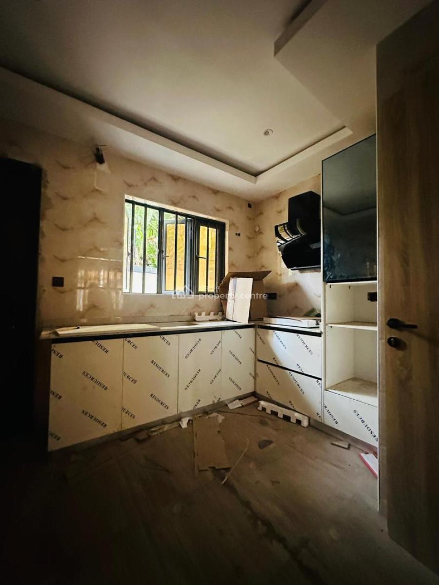 Eye Catchy 4 Bedroom Apartment, Gra Phase 2, Magodo, Lagos, Flat / Apartment for Sale