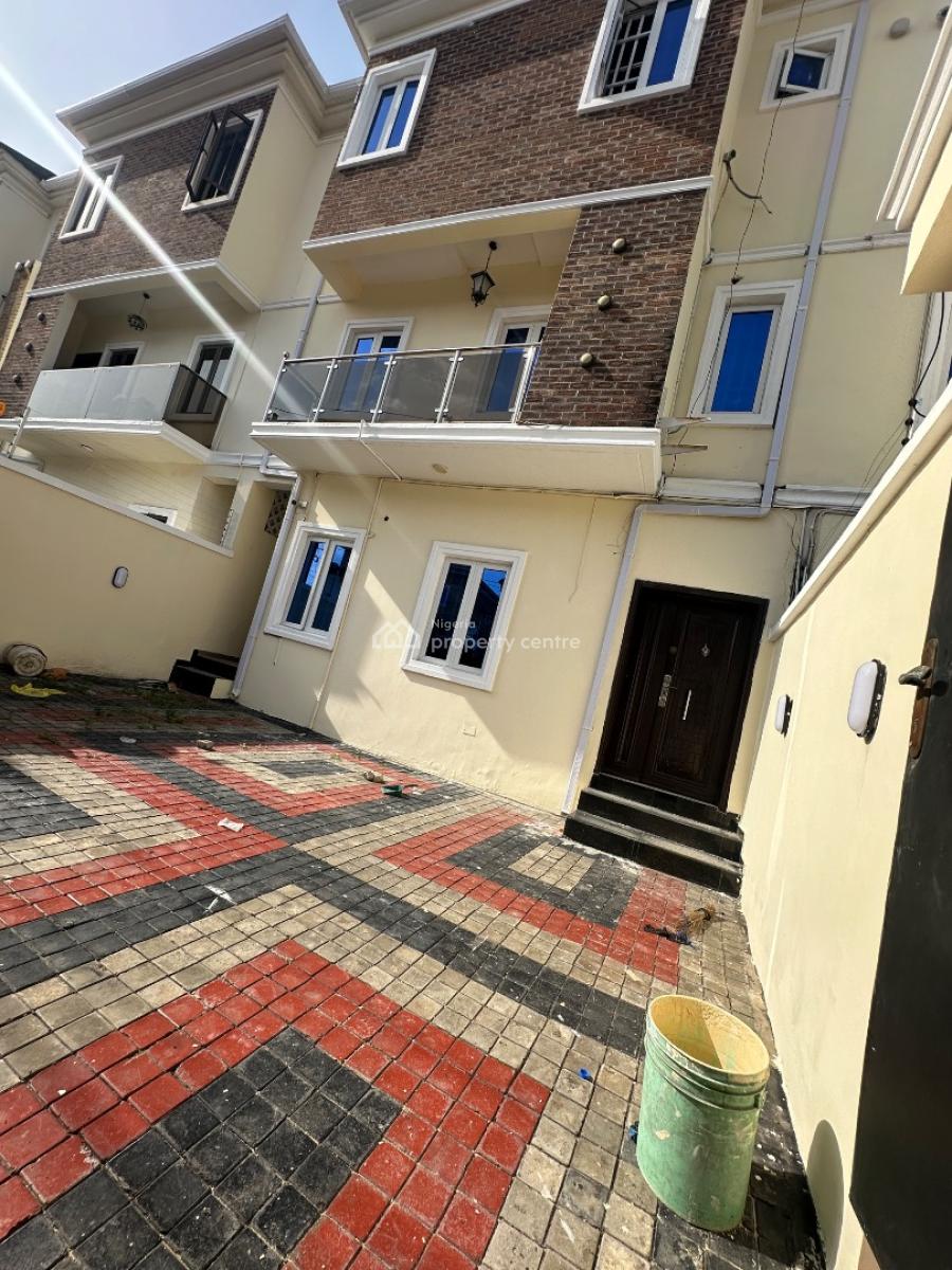 Specious 4bedroom Terrace Duplex with Private Compound, Osapa, Lekki, Lagos, Terraced Duplex for Rent