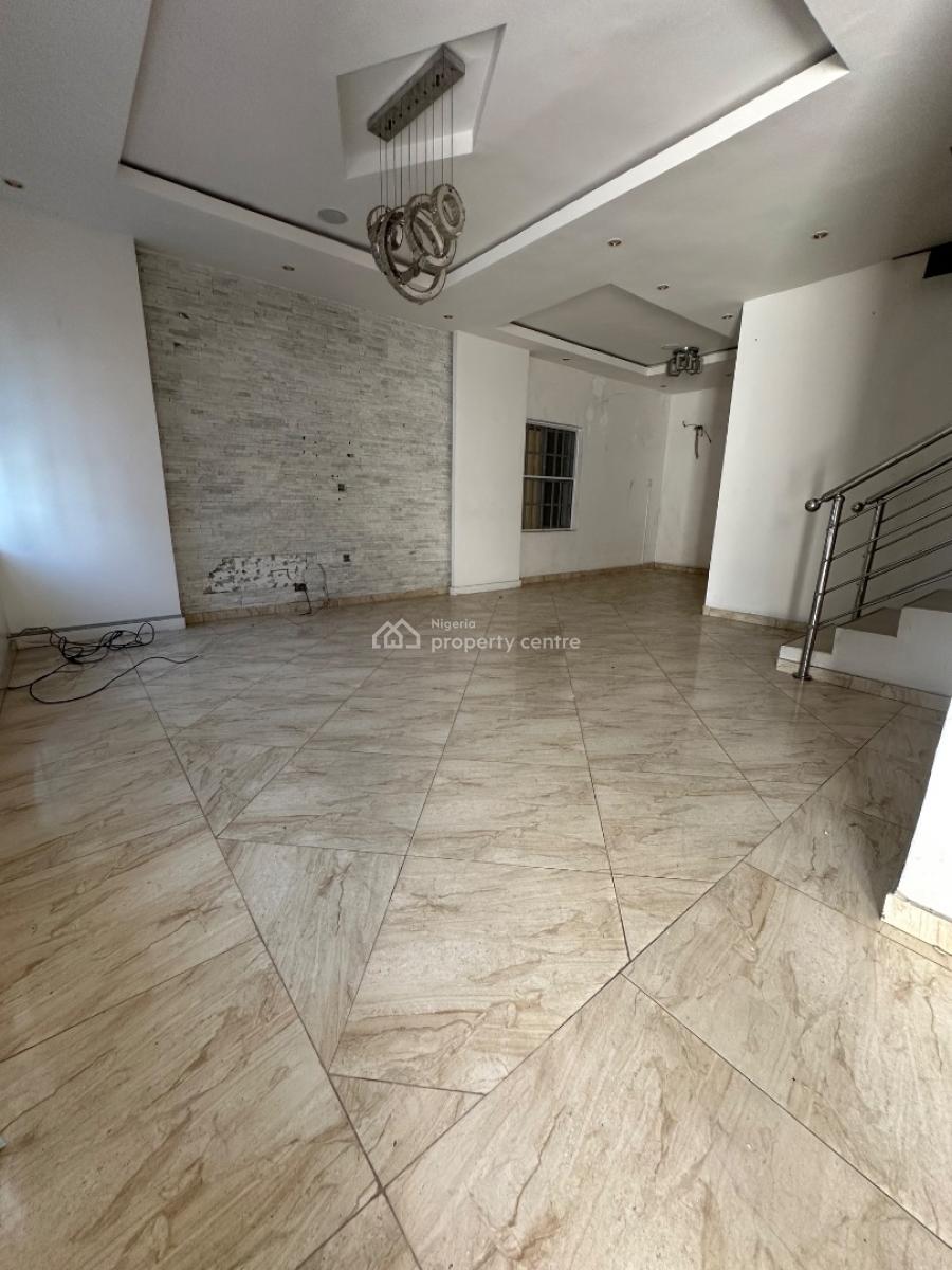 Specious 4bedroom Terrace Duplex with Private Compound, Osapa, Lekki, Lagos, Terraced Duplex for Rent