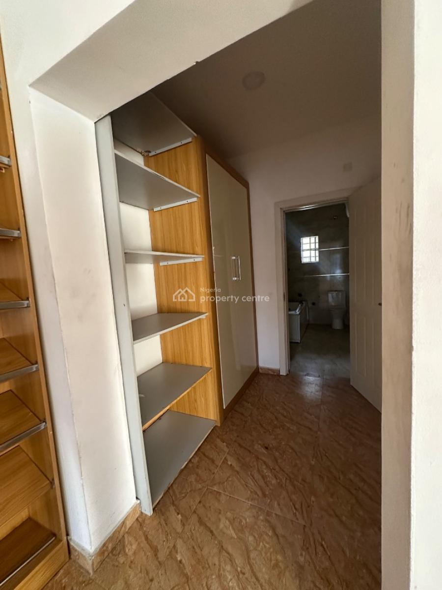 Specious 4bedroom Terrace Duplex with Private Compound, Osapa, Lekki, Lagos, Terraced Duplex for Rent