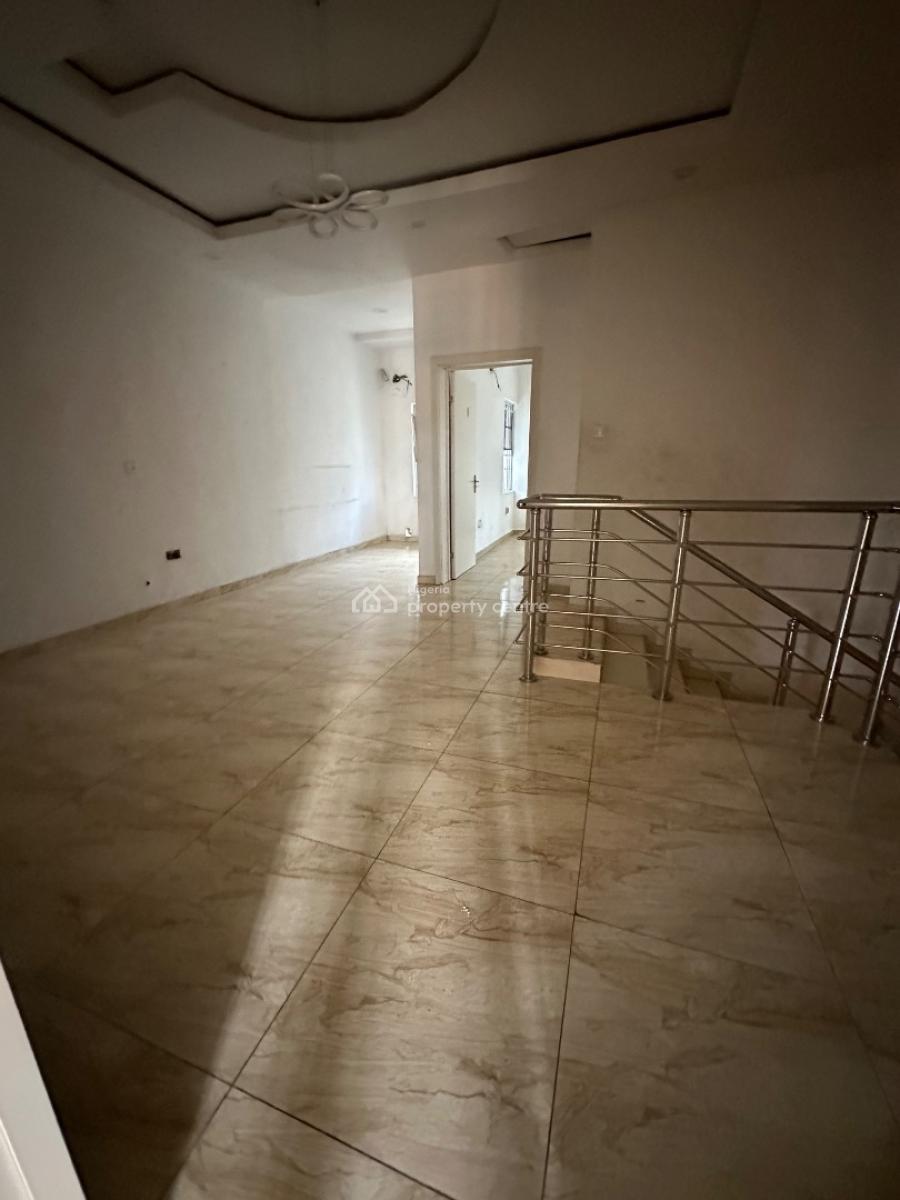 Specious 4bedroom Terrace Duplex with Private Compound, Osapa, Lekki, Lagos, Terraced Duplex for Rent