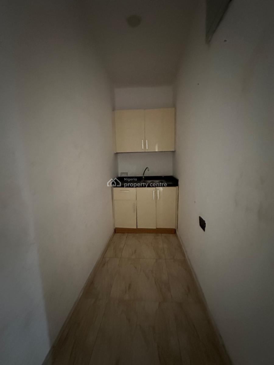 Specious 4bedroom Terrace Duplex with Private Compound, Osapa, Lekki, Lagos, Terraced Duplex for Rent