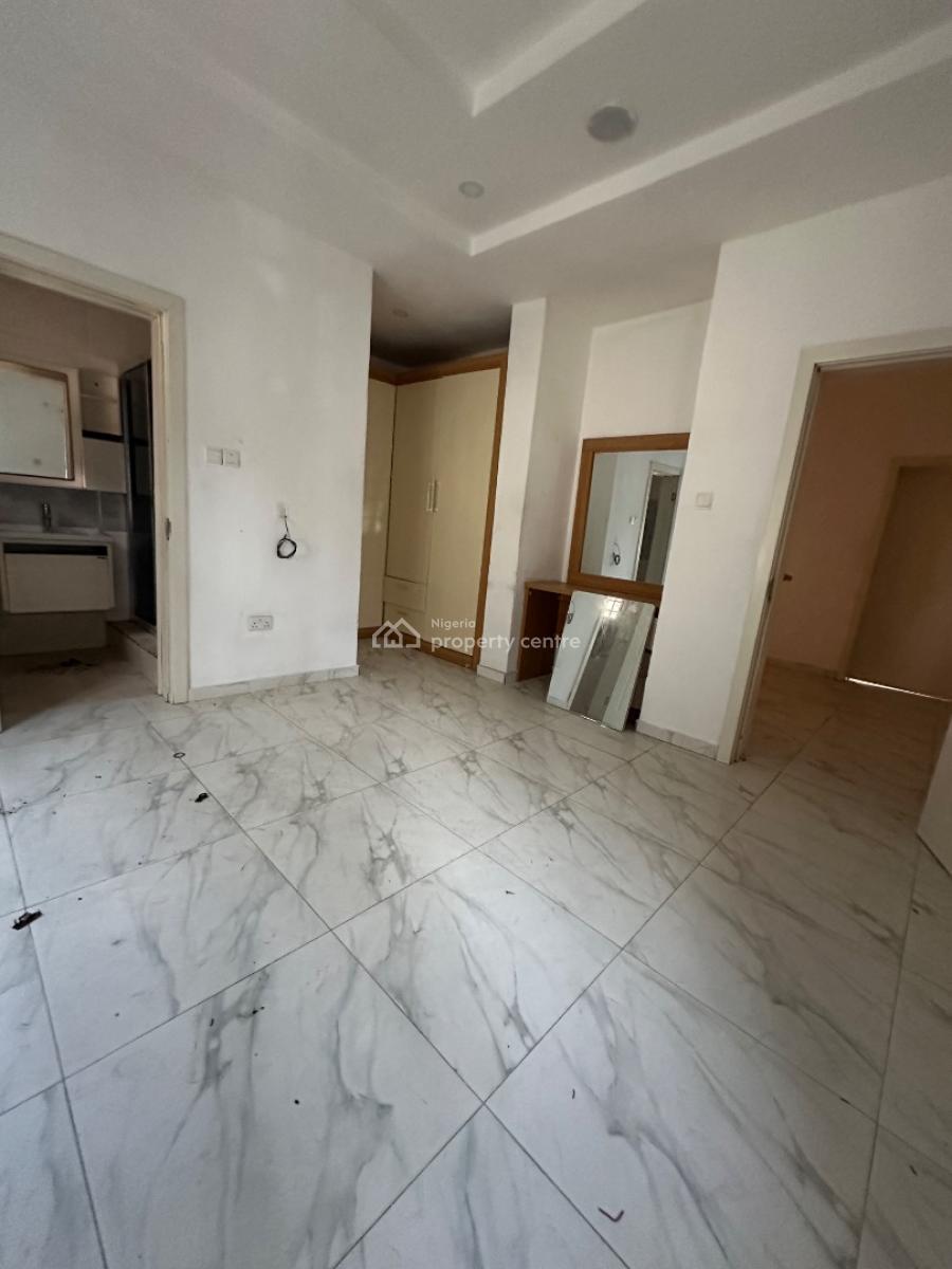 Specious 4bedroom Terrace Duplex with Private Compound, Osapa, Lekki, Lagos, Terraced Duplex for Rent