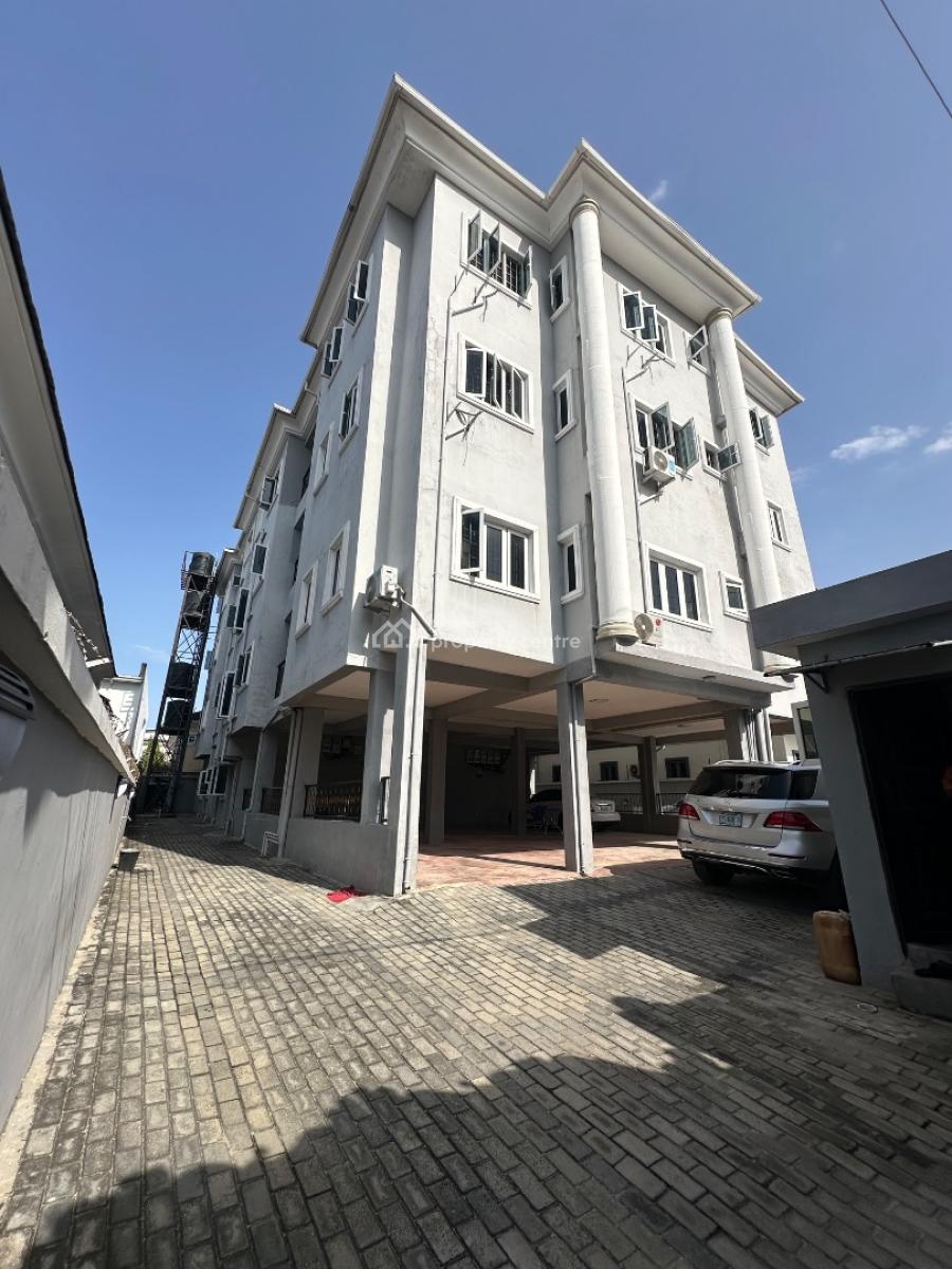 Specious Self Services 3bedroom Flat, Osapa, Lekki, Lagos, Flat / Apartment for Rent