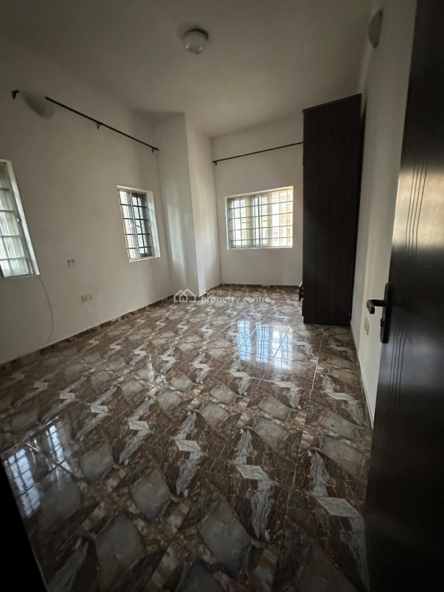 Specious Self Services 3bedroom Flat, Osapa, Lekki, Lagos, Flat / Apartment for Rent