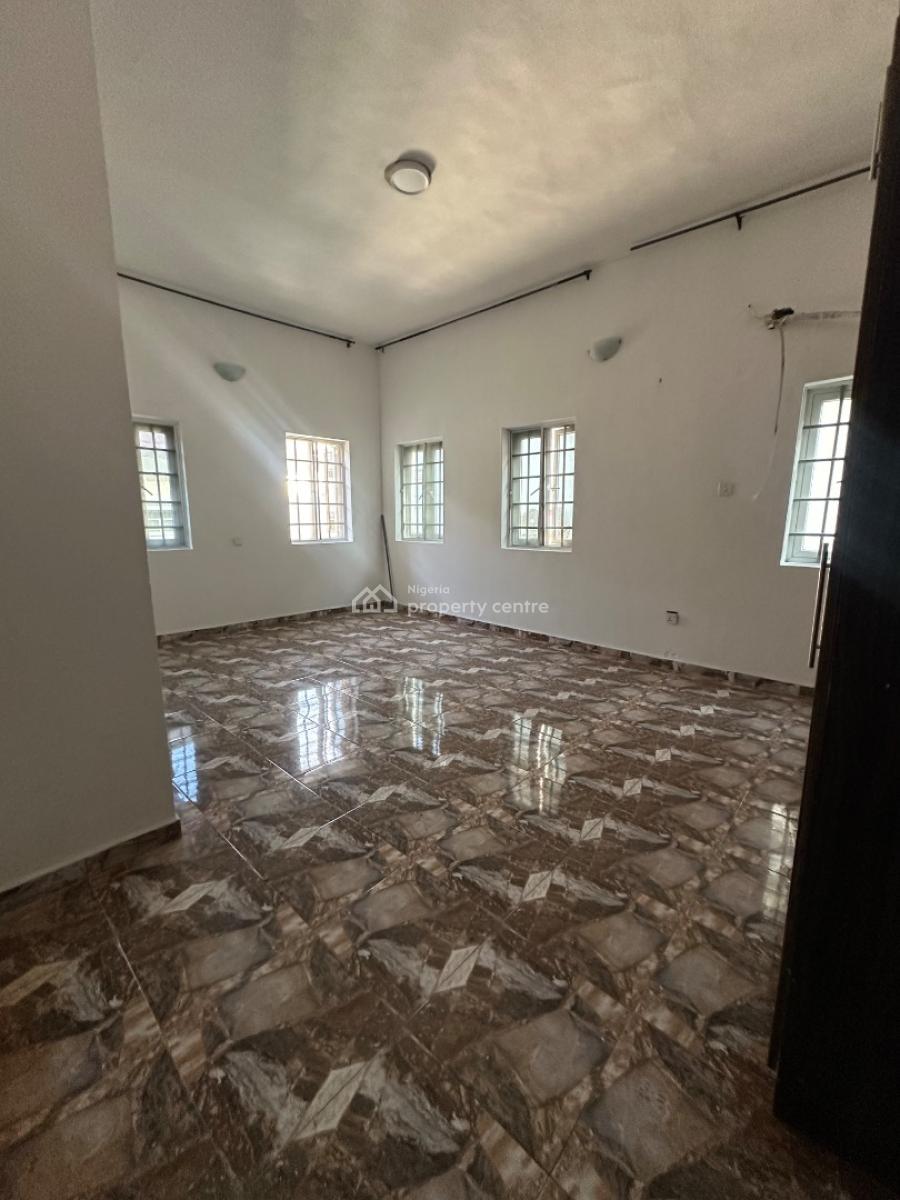 Specious Self Services 3bedroom Flat, Osapa, Lekki, Lagos, Flat / Apartment for Rent