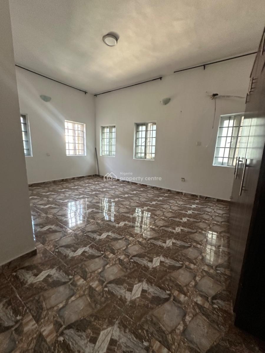 Specious Self Services 3bedroom Flat, Osapa, Lekki, Lagos, Flat / Apartment for Rent