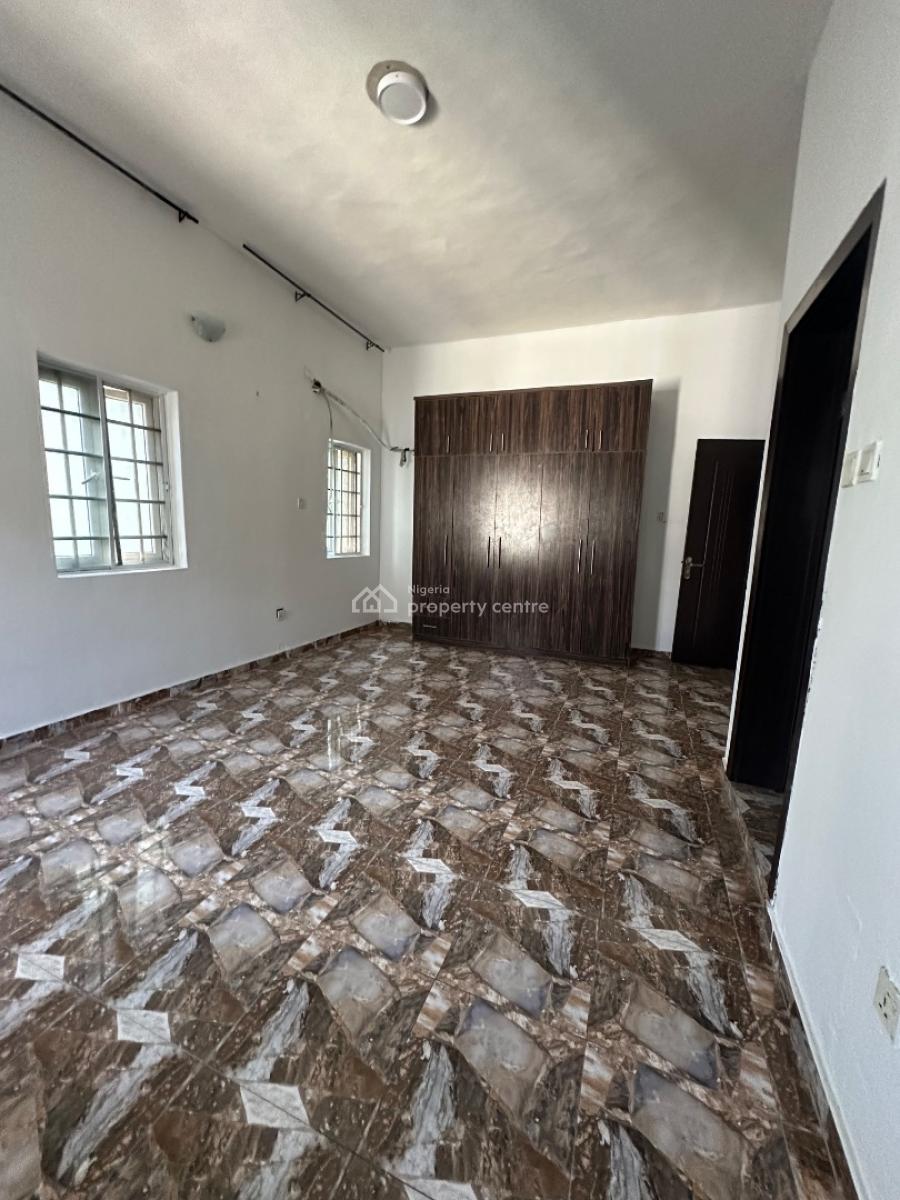 Specious Self Services 3bedroom Flat, Osapa, Lekki, Lagos, Flat / Apartment for Rent