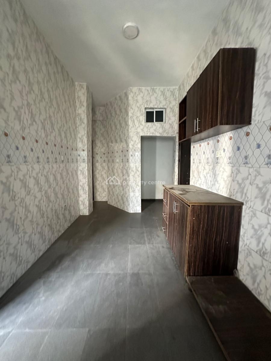 Specious Self Services 3bedroom Flat, Osapa, Lekki, Lagos, Flat / Apartment for Rent