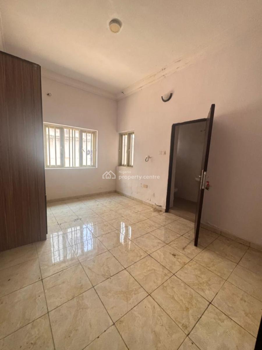 Spacious 3 Bedroom Apartment with Bq in a Well Secured Estate, Agungi, Lekki, Lagos, Flat / Apartment for Rent