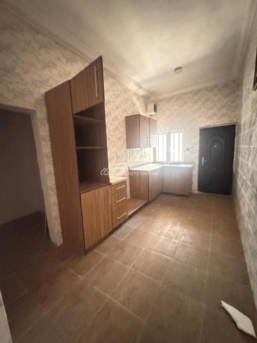 Spacious 3 Bedroom Apartment with Bq in a Well Secured Estate, Agungi, Lekki, Lagos, Flat / Apartment for Rent