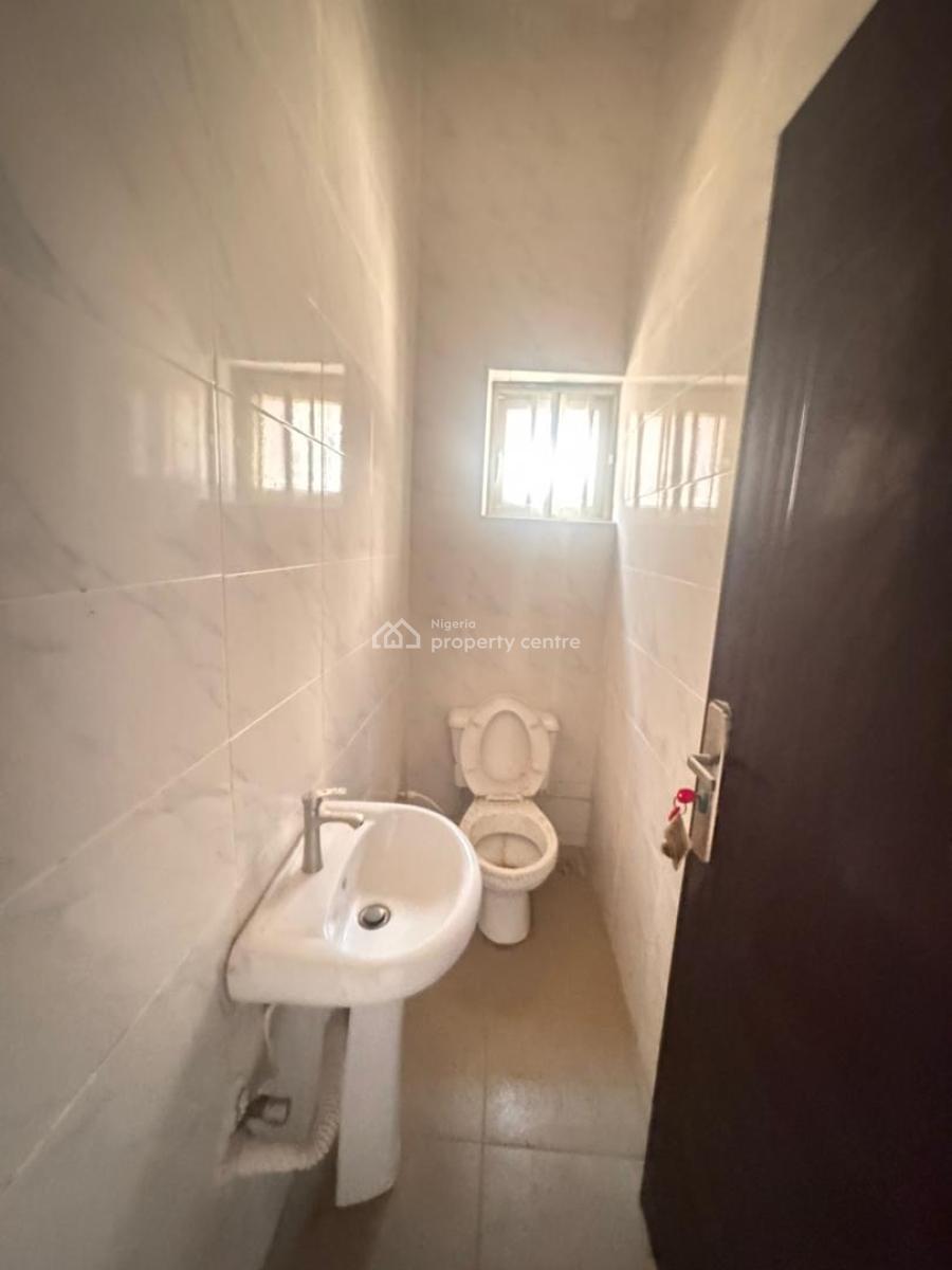 Spacious 3 Bedroom Apartment with Bq in a Well Secured Estate, Agungi, Lekki, Lagos, Flat / Apartment for Rent