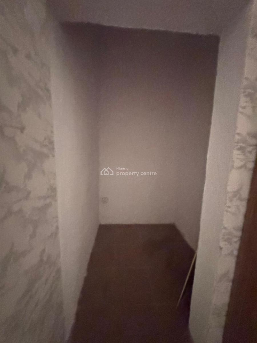 Spacious 3 Bedroom Apartment with Bq in a Well Secured Estate, Agungi, Lekki, Lagos, Flat / Apartment for Rent