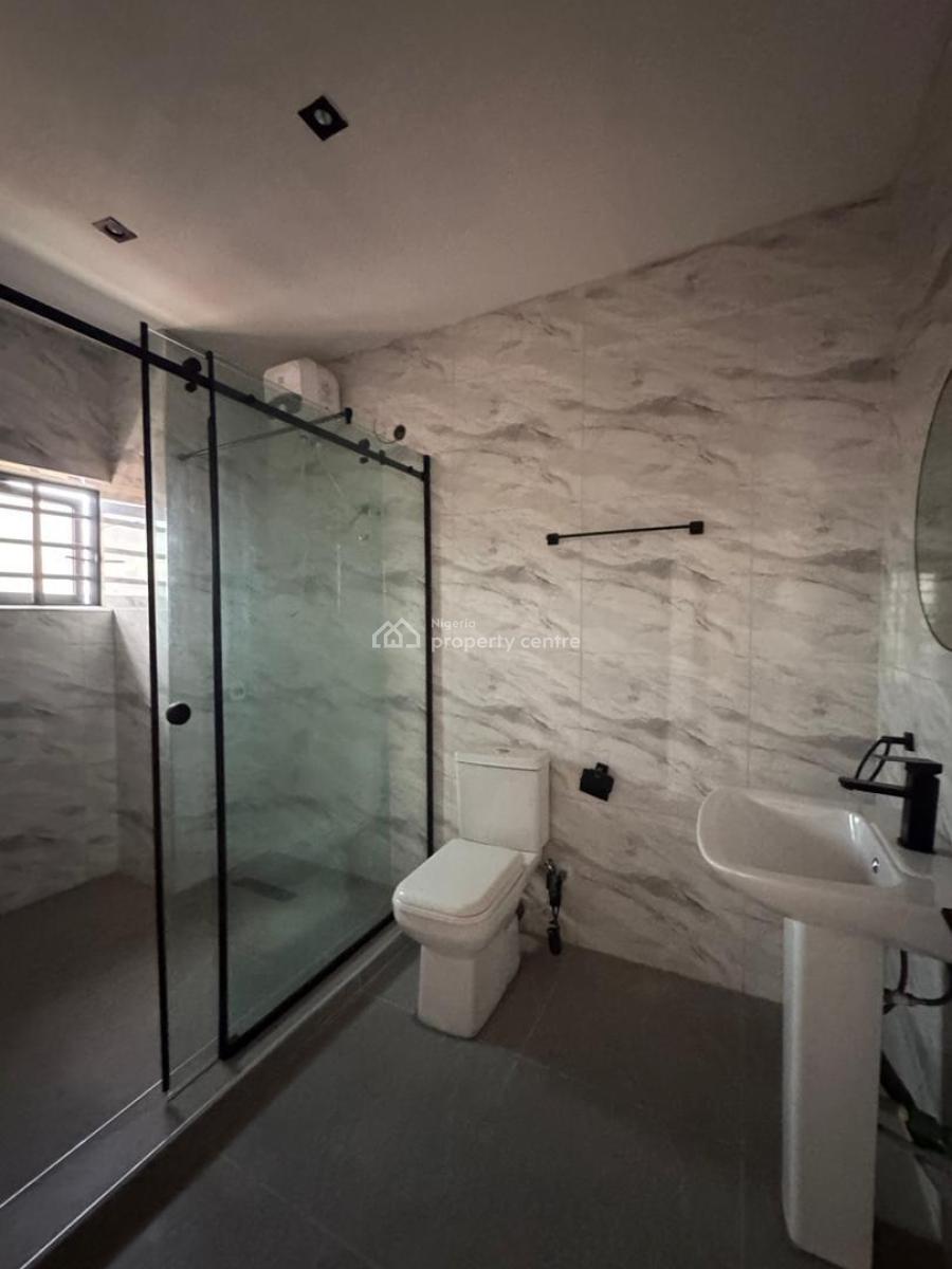 Exquisite 3 Bedroom Apartment with Bq & Rooftop Terrace, Yaba, Lagos, Flat / Apartment for Sale