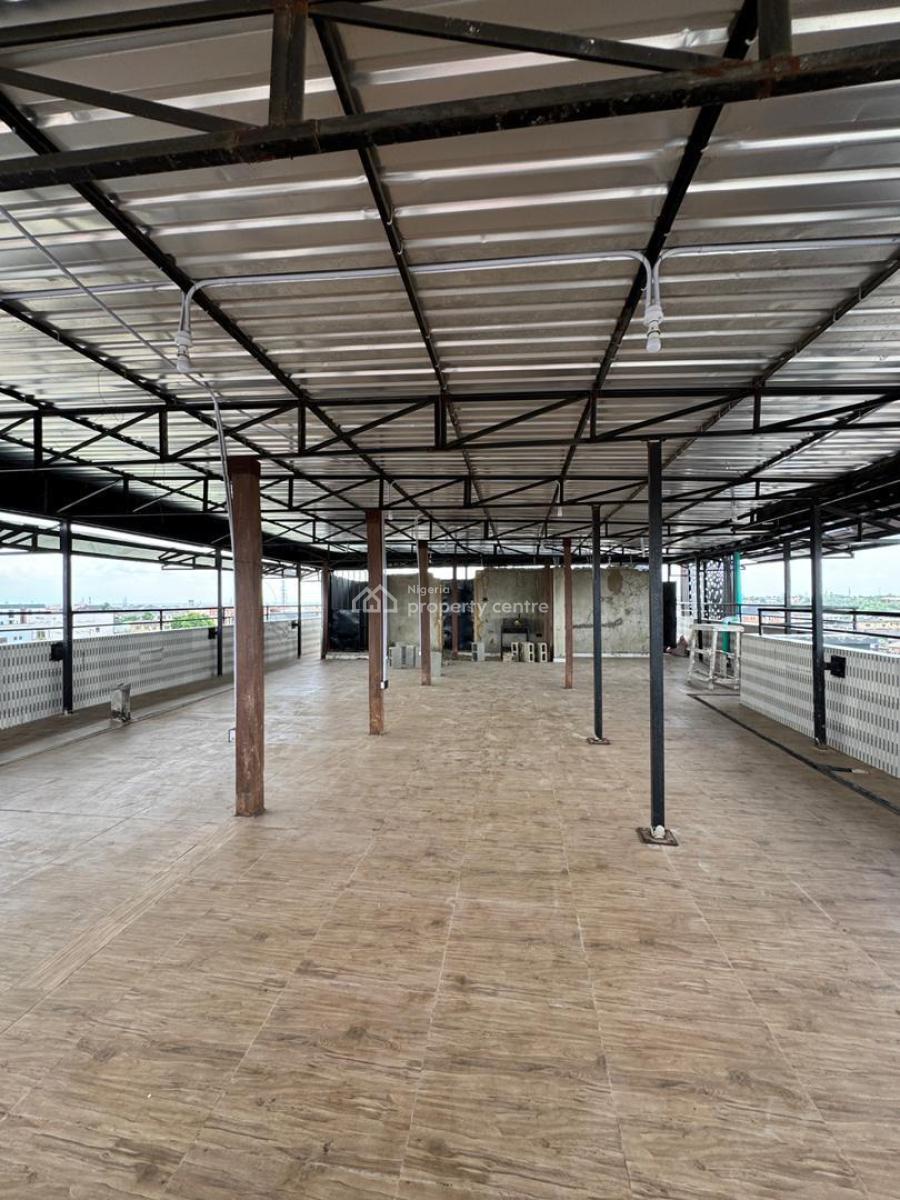 Exquisite 3 Bedroom Apartment with Bq & Rooftop Terrace, Yaba, Lagos, Flat / Apartment for Sale