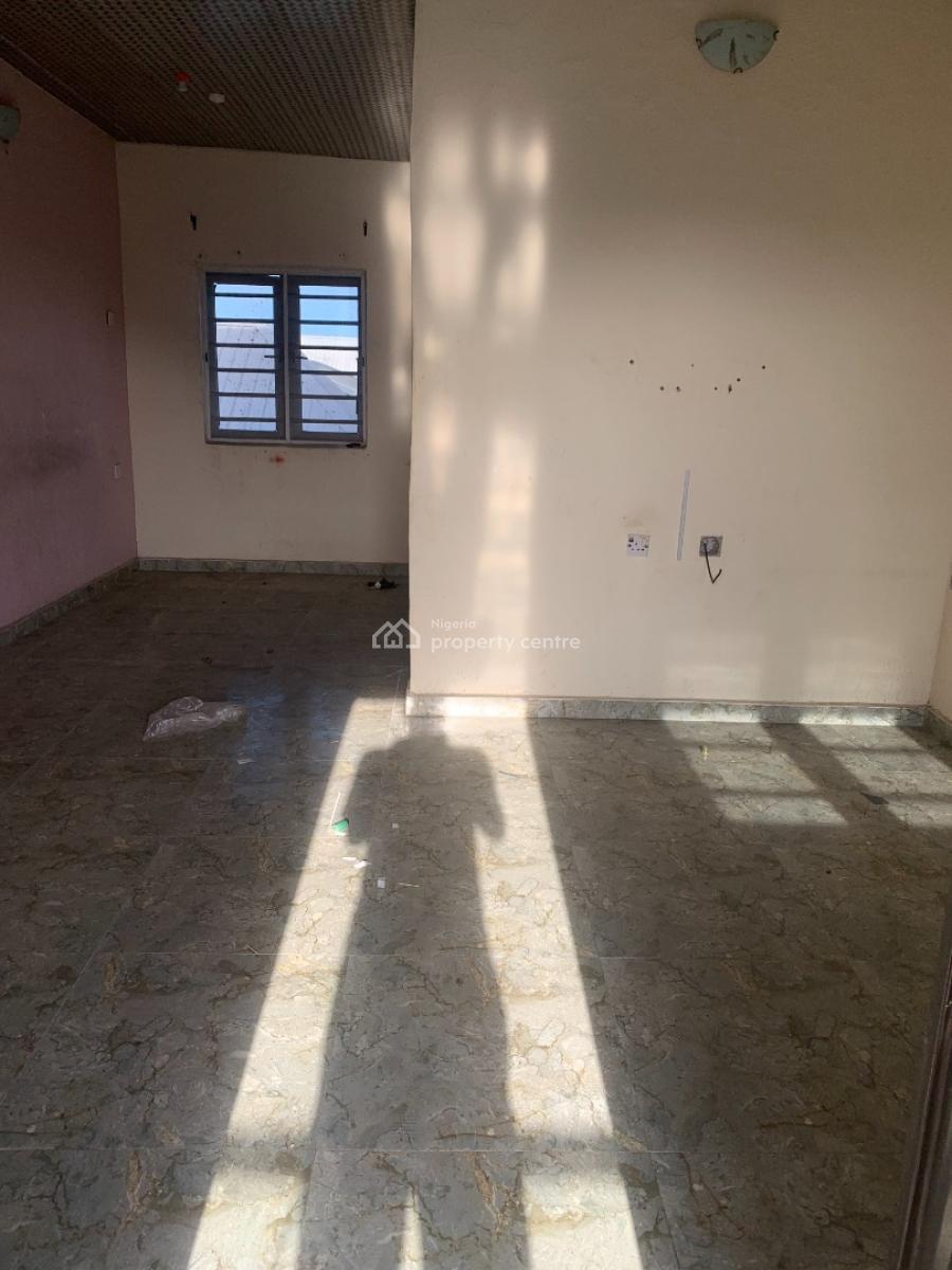 Spacious 2 Bedroom Upstairs, Abijo, Ajah, Lagos, Flat / Apartment for Rent