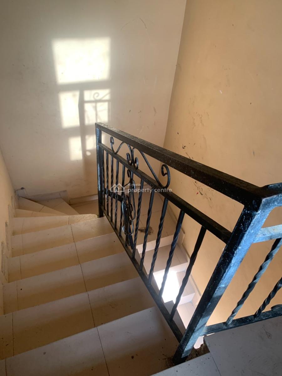 Spacious 2 Bedroom Upstairs, Abijo, Ajah, Lagos, Flat / Apartment for Rent