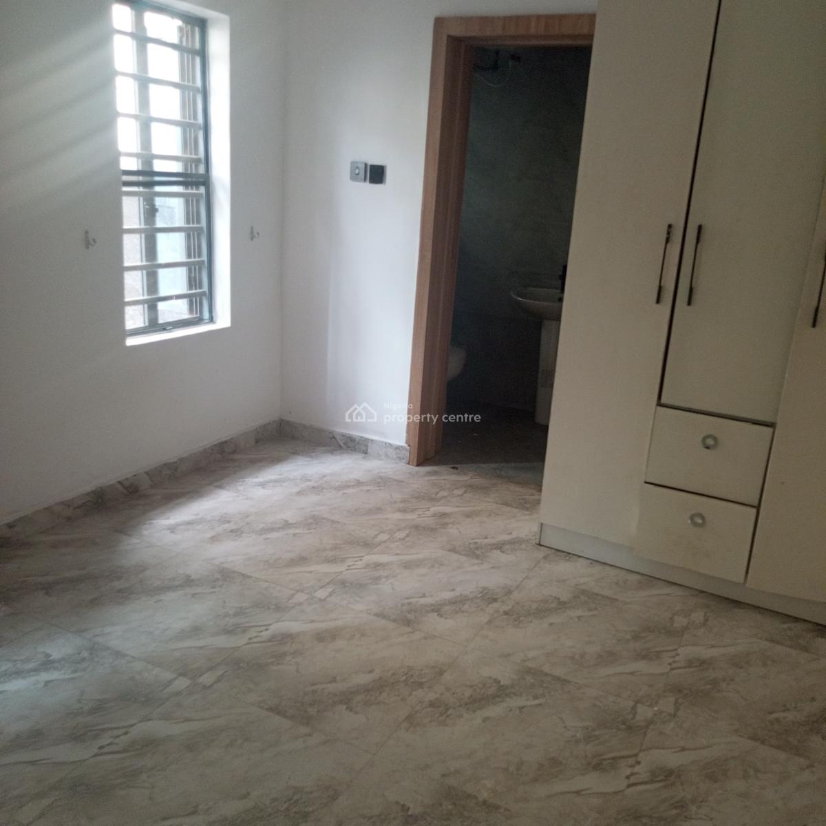 Sharp 2bedroom Apartment (downstairs) with a Swimming Pool, Lekki Pennusula Scheme 2, Lekki Phase 2, Lekki, Lagos, Flat / Apartment for Rent
